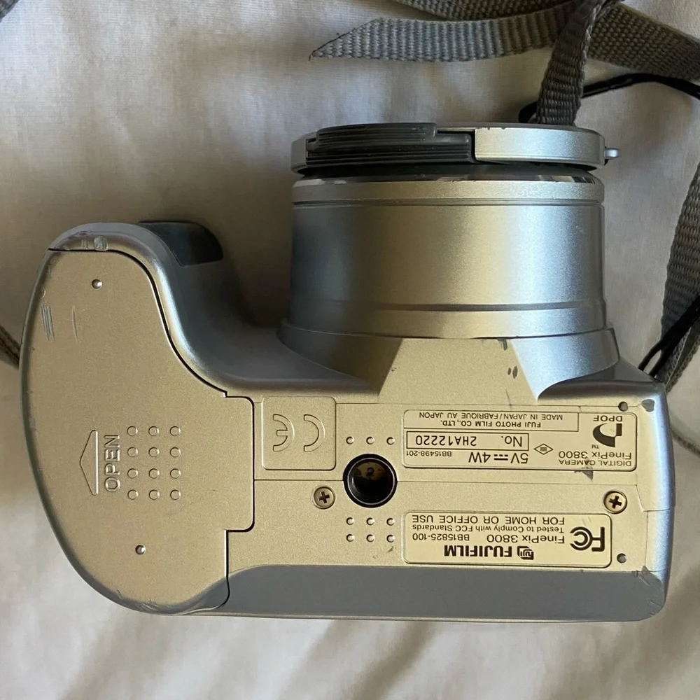 FujiFilm FinePix S3800 Digital Camera Silver With 55mm Lens Tested Works